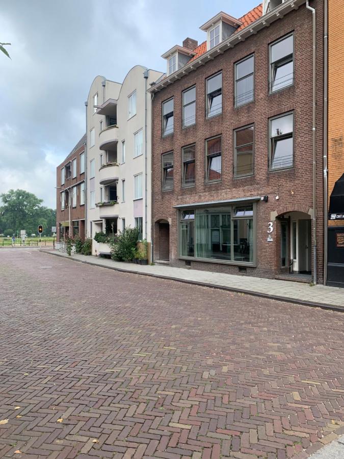 Stadshotel Aan De Ijssel In Hartje Deventer Exterior foto